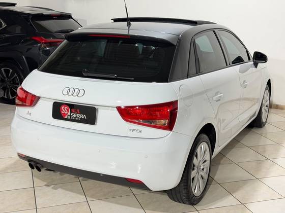 AUDI A1 1.4 TFSI ATTRACTION 16V 122CV GASOLINA 4P AUTOMÁTICO